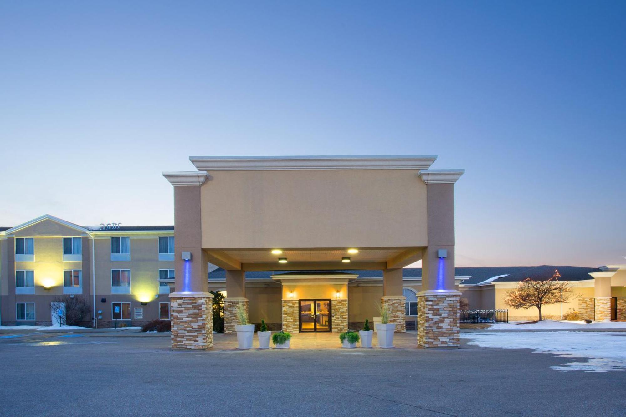 Holiday Inn Express Hotel & Suites Lexington By Ihg Extérieur photo