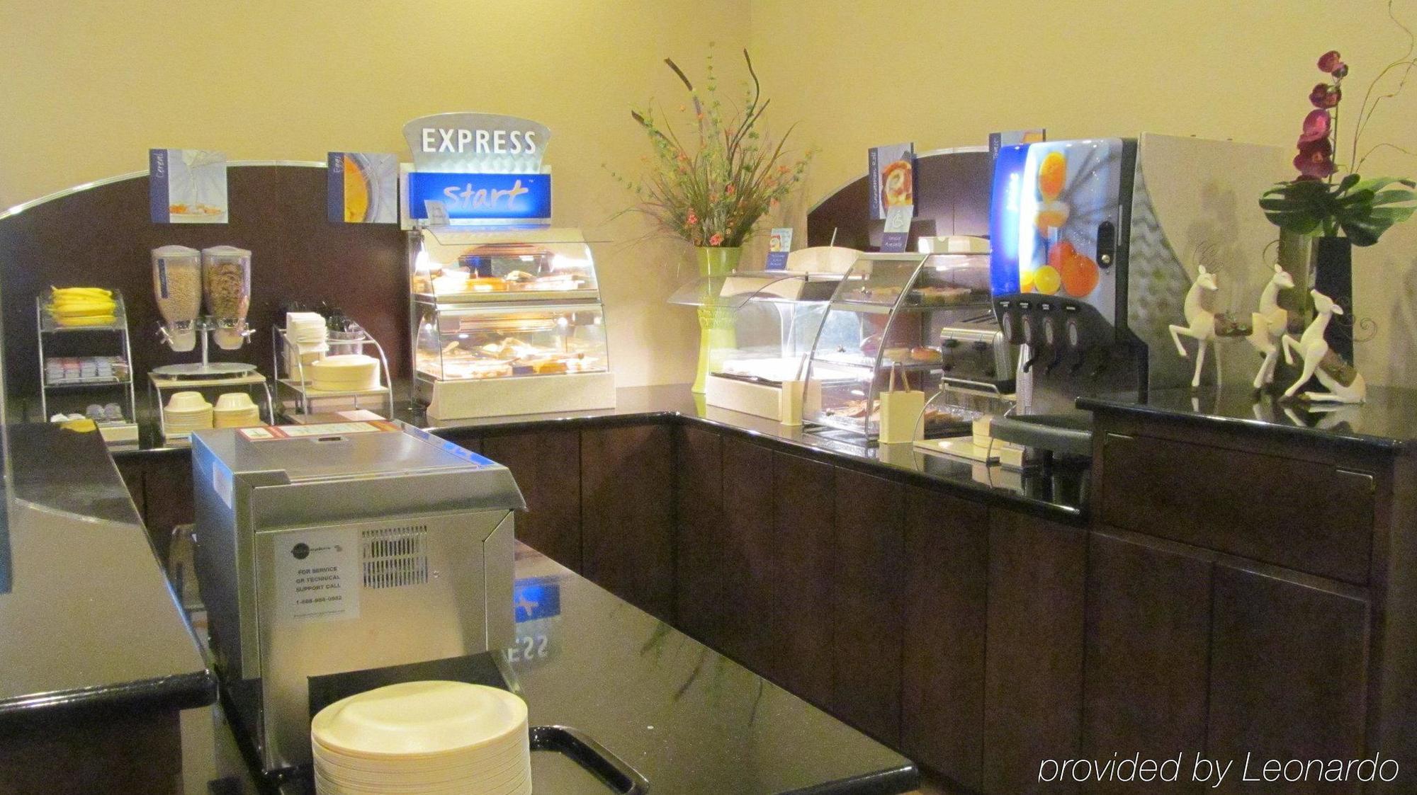 Holiday Inn Express Hotel & Suites Lexington By Ihg Extérieur photo