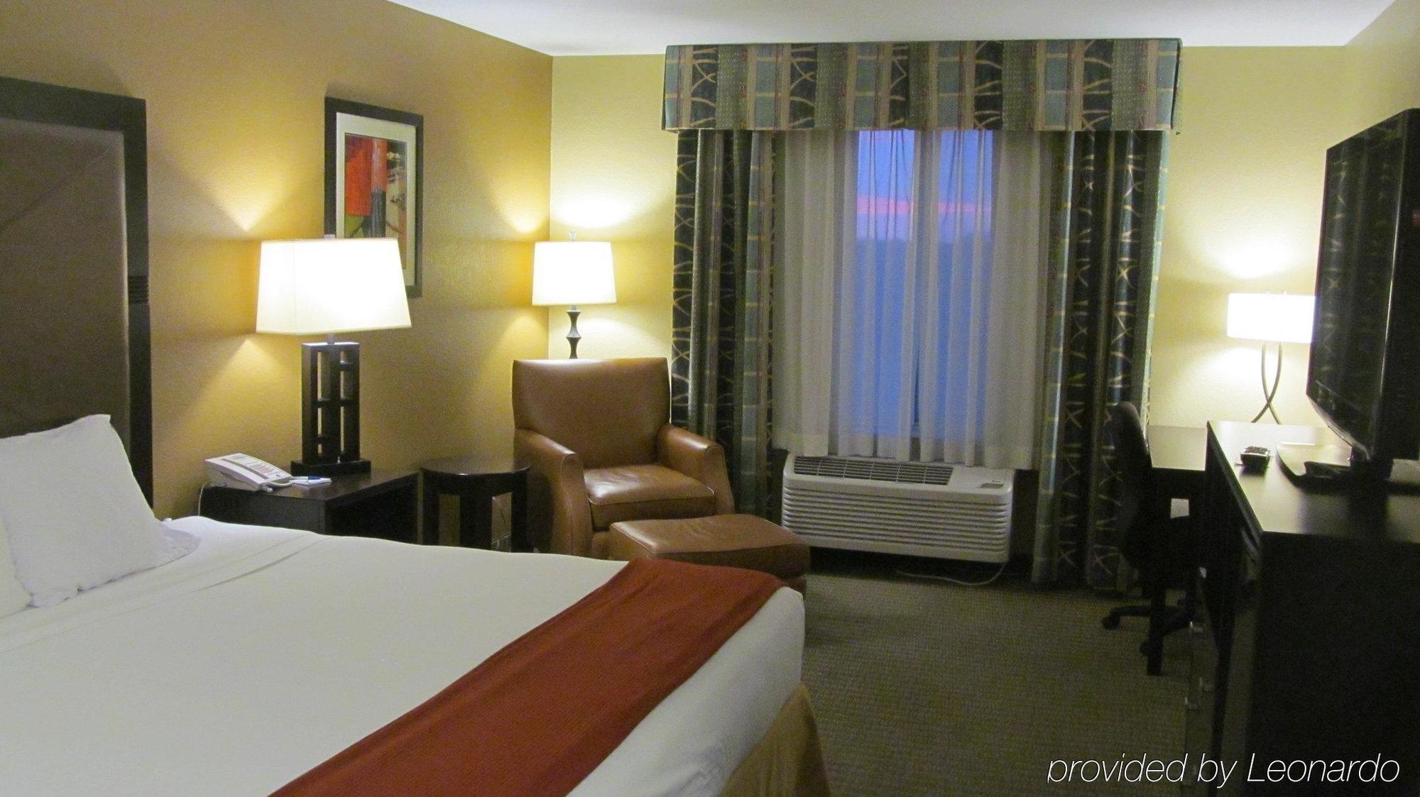 Holiday Inn Express Hotel & Suites Lexington By Ihg Chambre photo